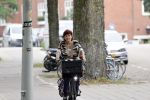 Amsterdam 13 juli 2021
Chazia Mourali op de fiets in Amsterdam zuid.