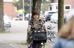 Amsterdam 13 juli 2021
Chazia Mourali op de fiets in Amsterdam zuid.