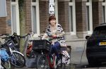 Amsterdam 13 juli 2021
Chazia Mourali op de fiets in Amsterdam zuid.