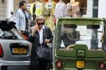 Amsterdam 5 juli 2021
Connie Witteman doet boodschappen op de cornelis schuytstraat. Met haar biro CCCC karretje