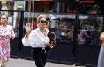 Amsterdam 10 juli 2021
Connie Witteman met haar hondje ,dochter Constanza en kleinkinderen in 2 biro karretjes in Amsterdam zuid