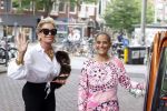 Amsterdam 10 juli 2021
Connie Witteman met haar hondje ,dochter Constanza en kleinkinderen in 2 biro karretjes in Amsterdam zuid