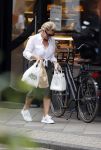 Amsterdam 28 juni 2021
Connie Witteman doet boodschappen op de cornelis schuytstraat