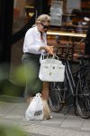 Amsterdam 28 juni 2021
Connie Witteman doet boodschappen op de cornelis schuytstraat