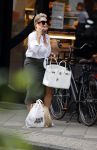 Amsterdam 28 juni 2021
Connie Witteman doet boodschappen op de cornelis schuytstraat