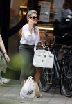 Amsterdam 28 juni 2021
Connie Witteman doet boodschappen op de cornelis schuytstraat