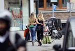 Amsterdam 12 juli 2021
Danielle Oerlemans met haar dochter Fiene Oerlemans op de pc hooftstraat