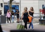 Amsterdam 12 juli 2021
Danielle Oerlemans met haar dochter Fiene Oerlemans op de pc hooftstraat