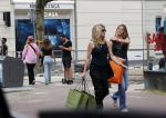Amsterdam 12 juli 2021
Danielle Oerlemans met haar dochter Fiene Oerlemans op de pc hooftstraat