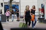 Amsterdam 12 juli 2021
Danielle Oerlemans met haar dochter Fiene Oerlemans op de pc hooftstraat