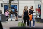 Amsterdam 12 juli 2021
Danielle Oerlemans met haar dochter Fiene Oerlemans op de pc hooftstraat