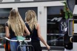 Amsterdam 12 juli 2021
Danielle Oerlemans met haar dochter Fiene Oerlemans op de pc hooftstraat