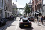 Amsterdam 12 juni 2021
Danny Westgeest in zijn lamborghini op de pc hooftstraat. Heel veel kids maken foto's