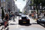 Amsterdam 12 juni 2021
Danny Westgeest in zijn lamborghini op de pc hooftstraat. Heel veel kids maken foto's