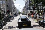 Amsterdam 12 juni 2021
Danny Westgeest in zijn lamborghini op de pc hooftstraat. Heel veel kids maken foto's
