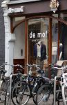 Amsterdam 28 juni 2021
Kledingwinkel de Mof op de haarlemmerstraat. Ze bestaan langer dan 100 jaar en zijn hofleverancier