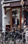Amsterdam 28 juni 2021
Kledingwinkel de Mof op de haarlemmerstraat. Ze bestaan langer dan 100 jaar en zijn hofleverancier
