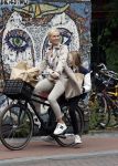 Amsterdam 13 juli 2021
Denise Boekhoff op de fiets in Amsterdam zuid.