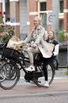 Amsterdam 13 juli 2021
Denise Boekhoff op de fiets in Amsterdam zuid.