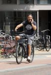 Amsterdam 21 juli 2021
Dennis Rugebregt op de fiets in amsterdam zuid