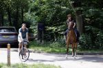 Amsterdamse Bos 26 juni 2021
Fajah Lourens en haar nieuwe vriend Bart Hondebrink in het Amsterdamse bos. Fajah te paard en Bart op een mountainbike
