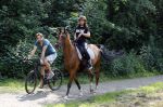 Amsterdamse Bos 26 juni 2021
Fajah Lourens en haar nieuwe vriend Bart Hondebrink in het Amsterdamse bos. Fajah te paard en Bart op een mountainbike