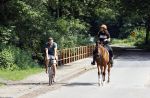 Amsterdamse Bos 26 juni 2021
Fajah Lourens en haar nieuwe vriend Bart Hondebrink in het Amsterdamse bos. Fajah te paard en Bart op een mountainbike