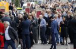 Amsterdam 22 juli 2021
Herdenkingsdienst van Peter R de Vries in Carre . Frits Barend met zijn vrouw