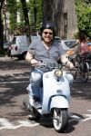 Amsterdam 15 juni 2021
Frits Huffnagel op zijn scooter in Amsterdam zuid