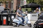 Amsterdam 15 juni 2021
Frits Huffnagel op zijn scooter in Amsterdam zuid