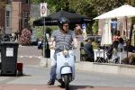 Amsterdam 15 juni 2021
Frits Huffnagel op zijn scooter in Amsterdam zuid