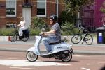 Amsterdam 15 juni 2021
Frits Huffnagel op zijn scooter in Amsterdam zuid