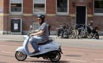 Amsterdam 15 juni 2021
Frits Huffnagel op zijn scooter in Amsterdam zuid