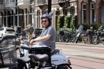 Amsterdam 15 juni 2021
Frits Huffnagel op zijn scooter in Amsterdam zuid