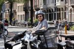 Amsterdam 15 juni 2021
Frits Huffnagel op zijn scooter in Amsterdam zuid
