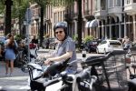Amsterdam 15 juni 2021
Frits Huffnagel op zijn scooter in Amsterdam zuid