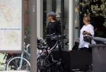 Amsterdam 19 juli 2021
Glennis Grace en haar  vriend LÃ©vy Simon op straat in Amsterdam zuid.