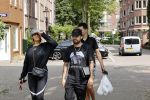Amsterdam 19 juli 2021
Glennis Grace en haar  vriend LÃ©vy Simon en zoon  op straat