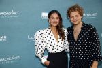 Amsterdam 16 juli 2021
Premiere de Luizenmoeder in Tuschinski.
Holly Mae Brood en partner Soy Kroon