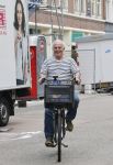 Amsterdam 24 juli 2021
Huub Stapel op de fiets in Amsterdam zuid