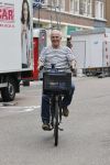 Amsterdam 24 juli 2021
Huub Stapel op de fiets in Amsterdam zuid