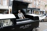 Amsterdam 19 juni 2021
Joel Borelli in zijn Ameezing bus iop de pc hooftstraat.