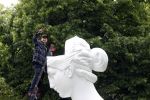 Amsterdam 21 juni 2021
Plaatsen van kunstwerk Joseph Klibansky voor Art Zuid op de apollolaan.
 Zijn vriendin Victoria Waldau alsmede zijn broer schoonzus en ouders zijn ook aanwezig