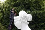 Amsterdam 21 juni 2021
Plaatsen van kunstwerk Joseph Klibansky voor Art Zuid op de apollolaan.
 Zijn vriendin Victoria Waldau alsmede zijn broer schoonzus en ouders zijn ook aanwezig