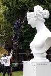 Amsterdam 21 juni 2021
Plaatsen van kunstwerk Joseph Klibansky voor Art Zuid op de apollolaan.
 Zijn vriendin Victoria Waldau alsmede zijn broer schoonzus en ouders zijn ook aanwezig