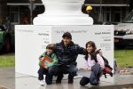 Amsterdam 21 juni 2021
Plaatsen van kunstwerk Joseph Klibansky voor Art Zuid op de apollolaan.
 Zijn vriendin Victoria Waldau alsmede zijn broer schoonzus en ouders zijn ook aanwezig