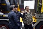 Amsterdam 21 juni 2021
Plaatsen van kunstwerk Joseph Klibansky voor Art Zuid op de apollolaan.
 Zijn vriendin Victoria Waldau alsmede zijn broer schoonzus en ouders zijn ook aanwezig