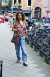 Amsterdam 13 julo 2021
Katja Schuurman haalt smoothie en kopje koffie op de cornelis schuytstraat.