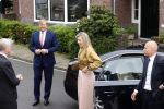 Hilversum 30 juni 2021
Koning Willem Alexander en Koningin Maxima arriveren bij theater Gooiland voor de uitreiking van de appeltjes van Oranje .