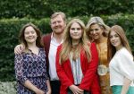 Den haag 16 juli 2021
Koninklijk fotouurtje met Koning Willem Alexander Koningin Maxima Prinses Amalia Alexia en Ariane in de tuin van Paleis Huis ten Bosch.